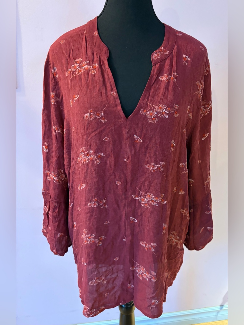 Denver Hayes Brgdy Floral Bell-Sleeve Tunic size L